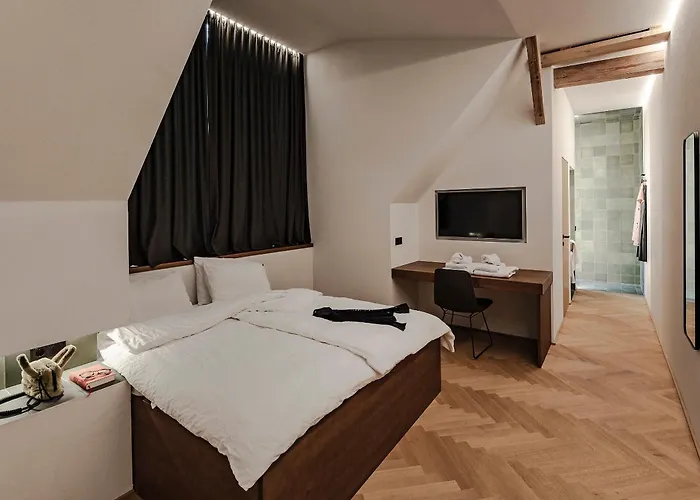 Lukas Kapeller Und Restaurant