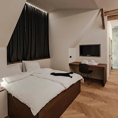 Lukas Kapeller Und Restaurant